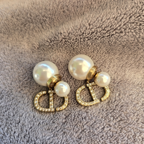 Christian Dior Pearl Earrings - Picture 1 of 7